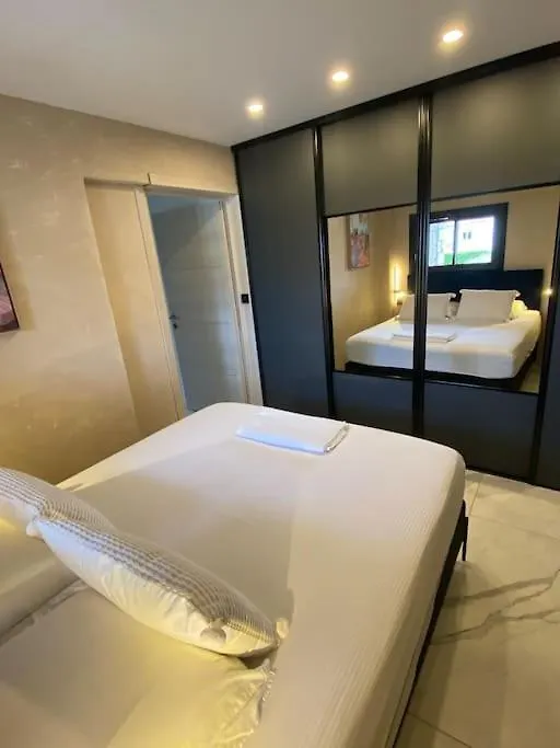 Love Room Spa Privatif Saint Aygulf 0*,  France